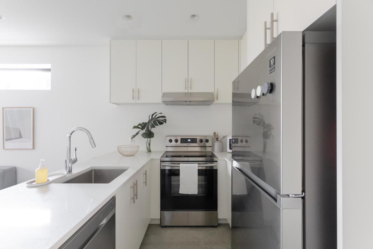 Welcome To Kinn Apartment - Lovely One Bedroom Vancouver Exteriör bild