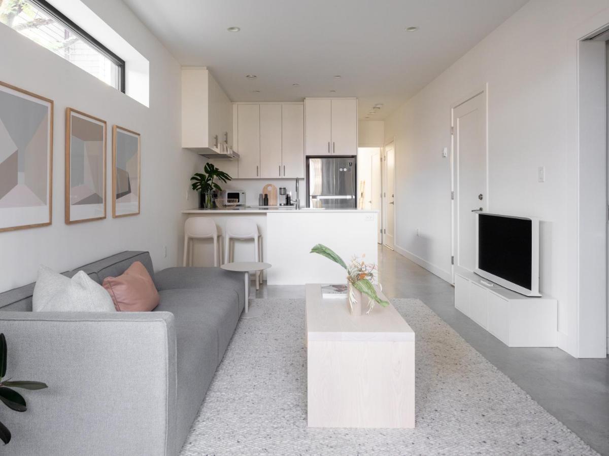 Welcome To Kinn Apartment - Lovely One Bedroom Vancouver Exteriör bild