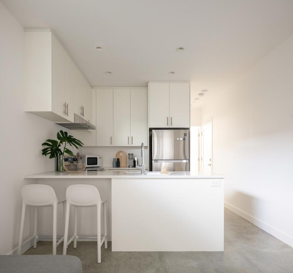 Welcome To Kinn Apartment - Lovely One Bedroom Vancouver Exteriör bild